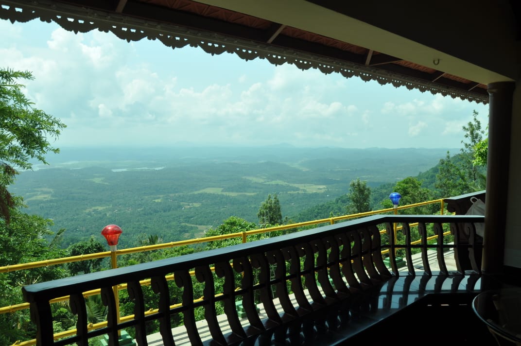 RES23 - Hilltop Cottages with Sunrise Viewpoint — Muttil, Near Kalpetta - Image 3