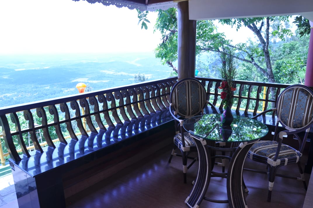 RES23 - Hilltop Cottages with Sunrise Viewpoint — Muttil, Near Kalpetta - Image 9